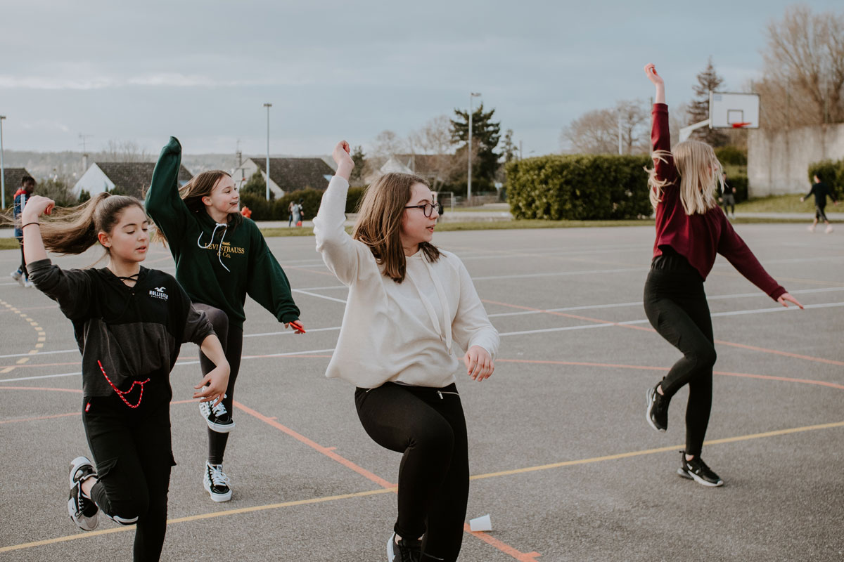 children dancing